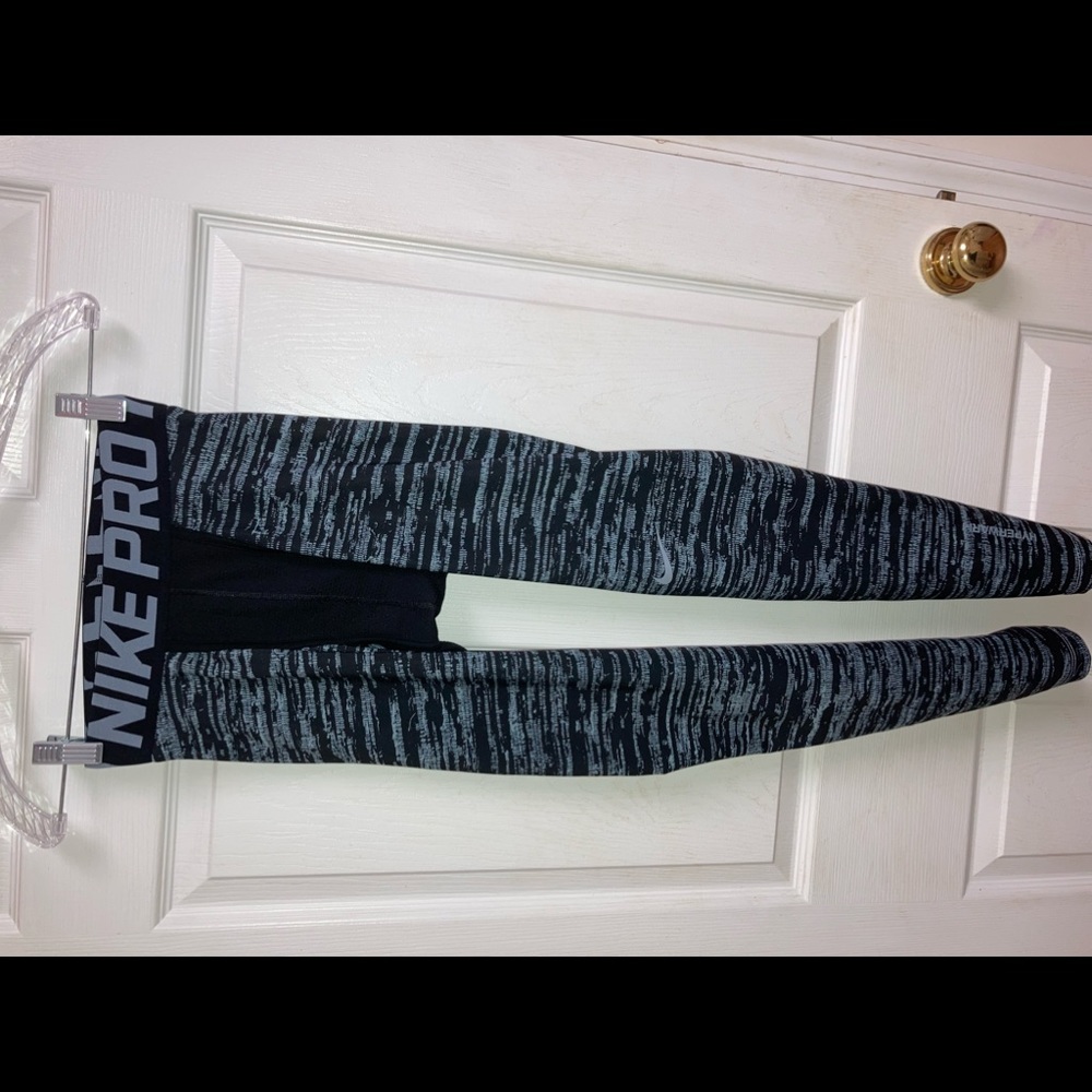 Grey Nike Pro HyperWarm Size Small tights leggings